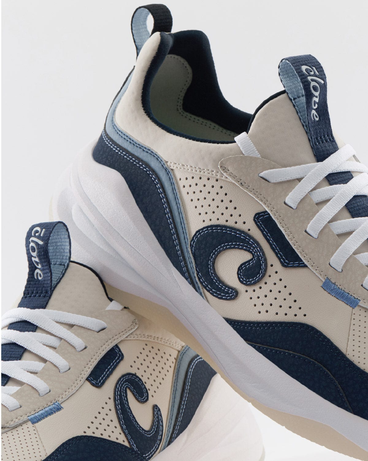Strada - Sand / Navy / White