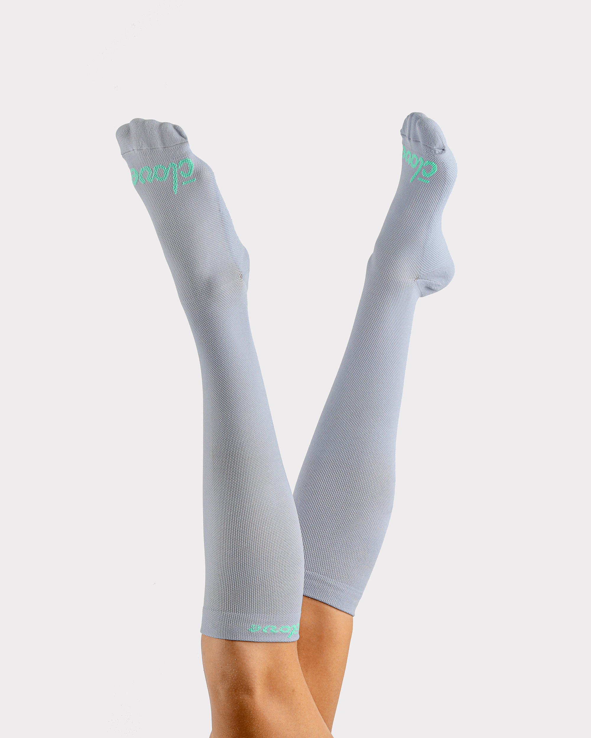 Compression_Socks_foreverblue2_Model_Twisted_legs
