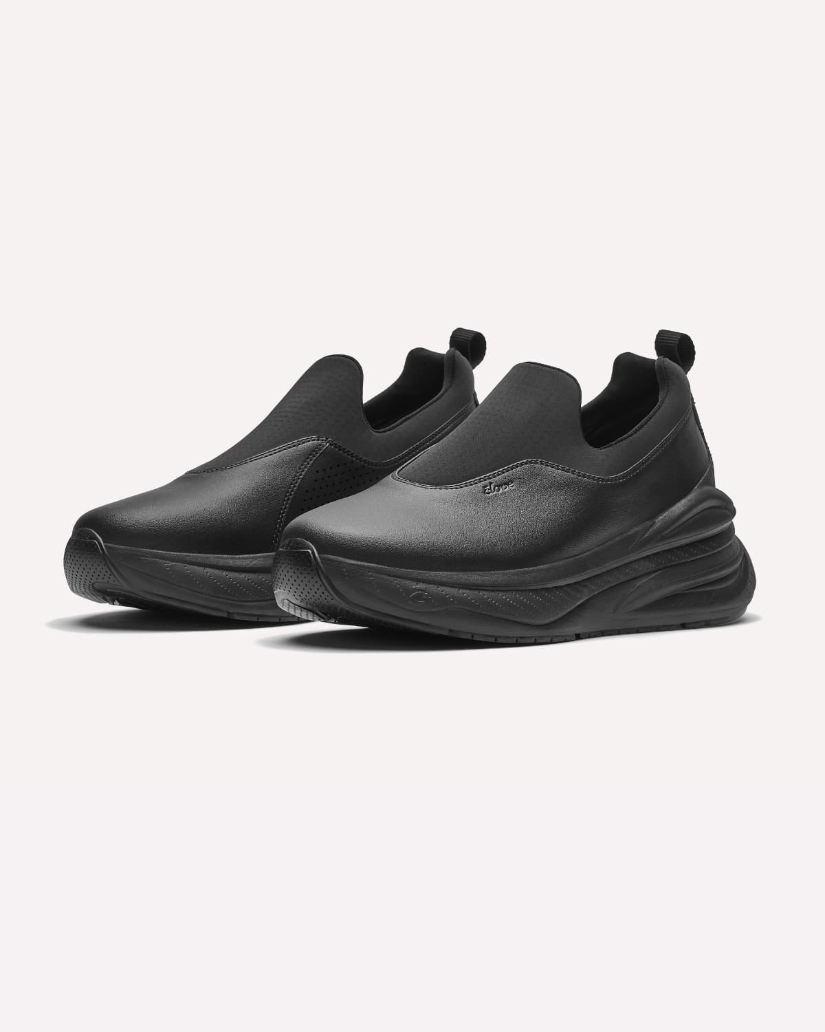 ona-all-black-option_Side_Front_view_No_Laces_Grip