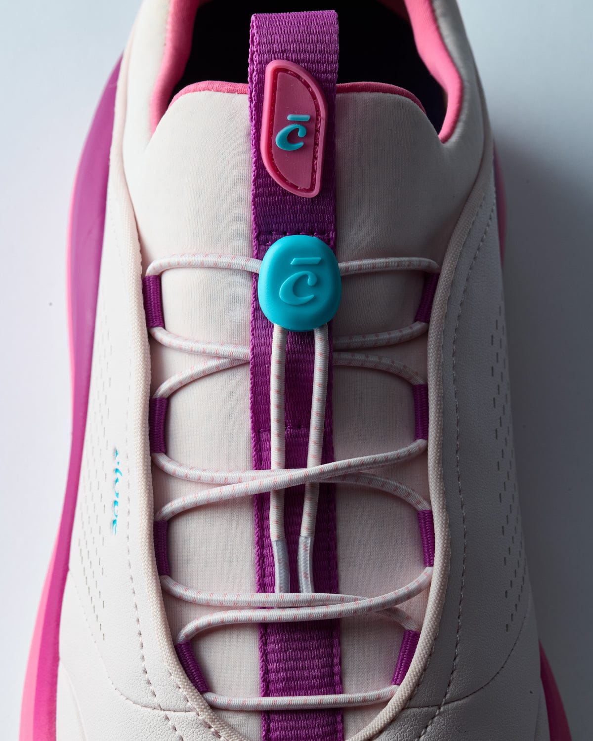 prima-light-pink-violet_Zoomed_In_Laces_Colours_Grey_Background