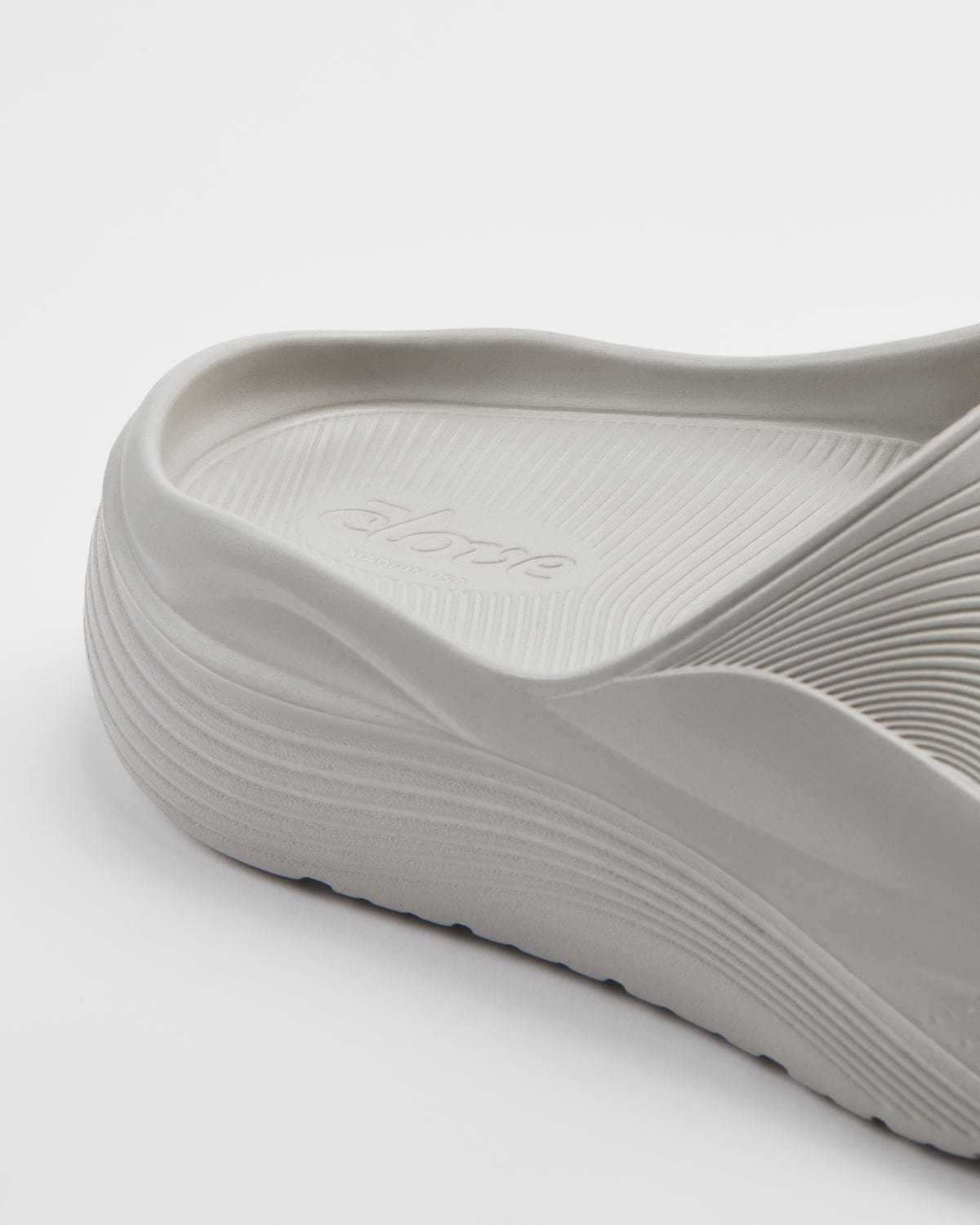 sc-recovery-slide-stone-white_Heel_Area_White_background_Comfy